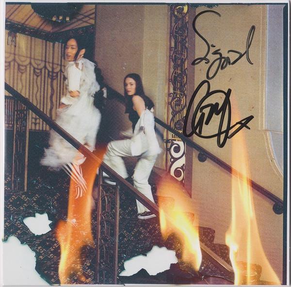 Griff (31), Sigrid (9) - Head On Fire
